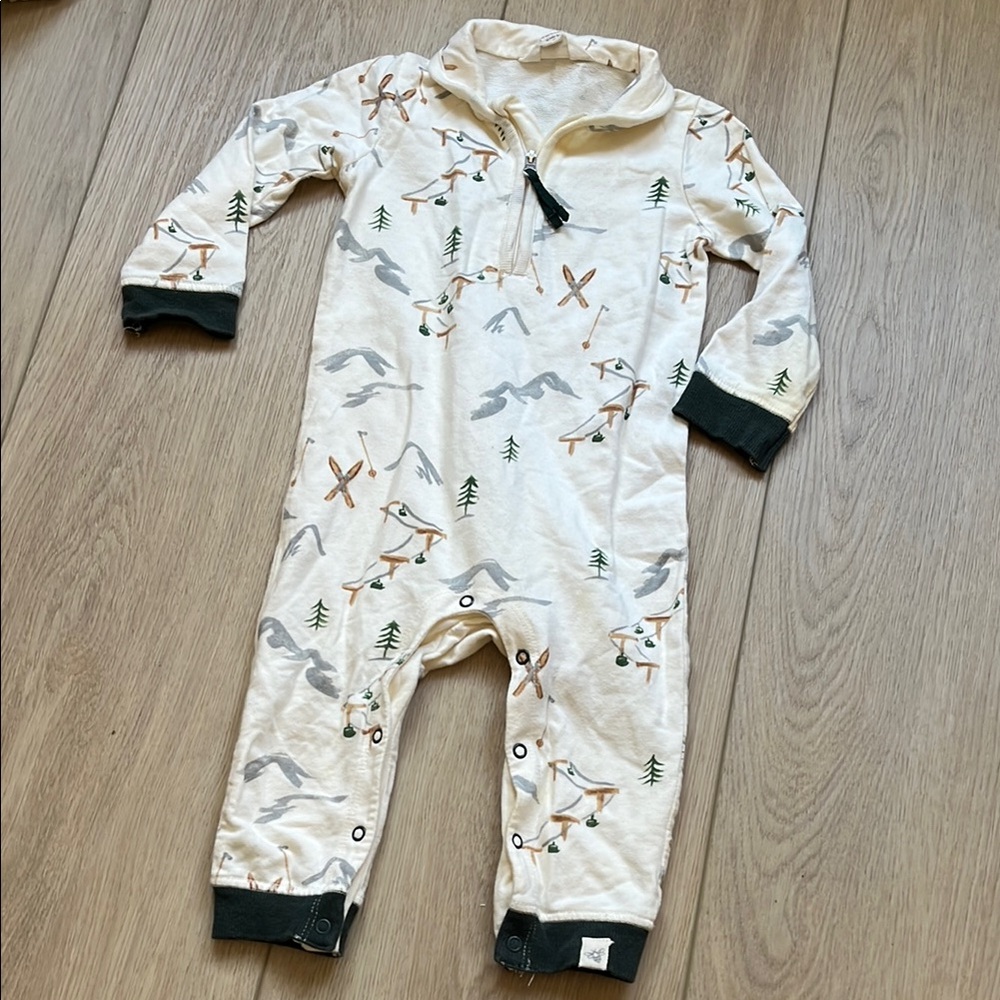 Burt's Bees Cream Ski Slopes Print Baby One Piece Bodysuit 6-9 months